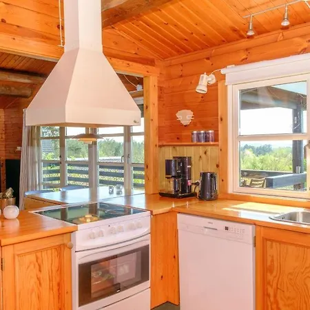 In With 3 Bedrooms And Wifi 度假居