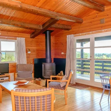 In With 3 Bedrooms And Wifi *