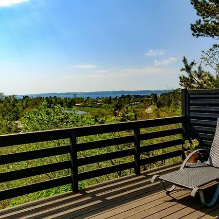 In With 3 Bedrooms And Wifi