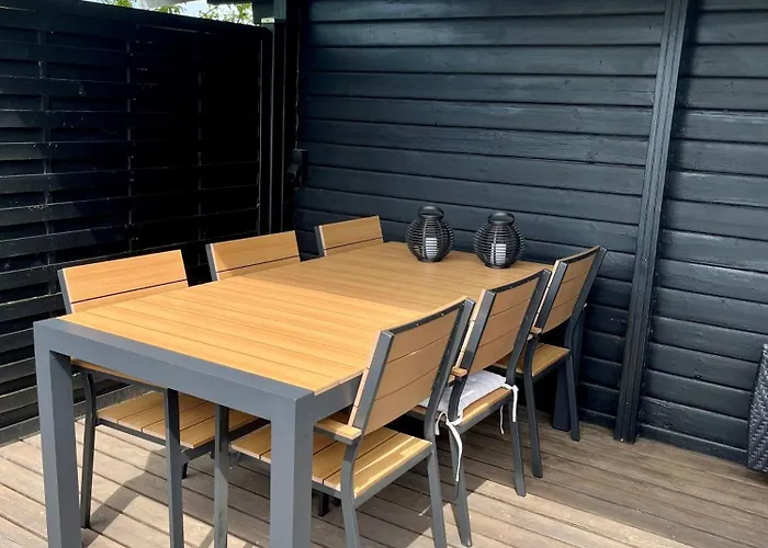 בית נופש In With 3 Bedrooms And Wifi